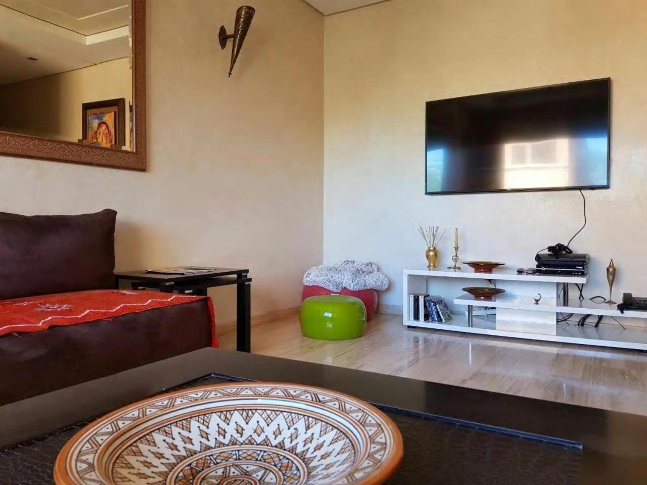 Superbe Appart Marrakech 2 Chambres Avec Piscine, En Plein Centre A 3Min De Guelliz, De La Gare Marrákes Kültér fotó